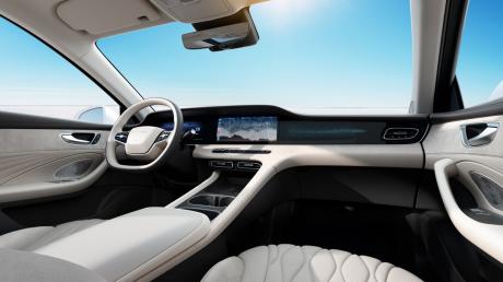 2023成都车展：上汽荣威中高级新能源轿车D7首度亮相