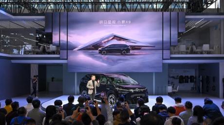 2023广州车展：小鹏最新旗舰MPV X9预售价38.8万元起
