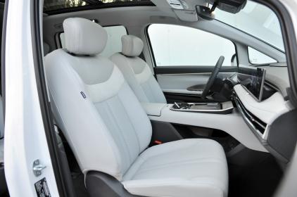 4.9米的家用中型MPV TC君试驾上汽大通G70