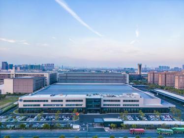 德国联邦副总理参观采埃孚杭州工业化4.0标杆工厂