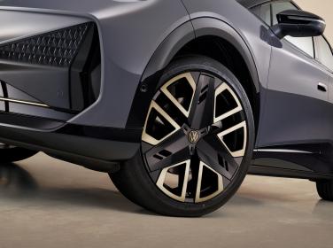 大众首款智能电动轿跑SUV ID. 与众上市 售价20.99万-24.99万元
