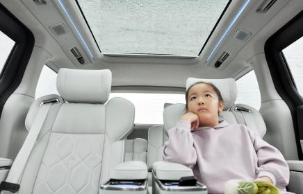 TC君试驾沃尔沃EM90：一台能让女儿情绪稳定的MPV