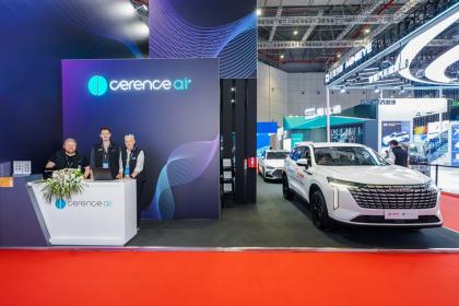 2025上海车展：赛轮思AI展示混合式、智能体化的AI助理平台xUI