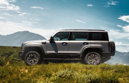 北京越野BJ40燃油正式上市 焕新价最低12.69万元起