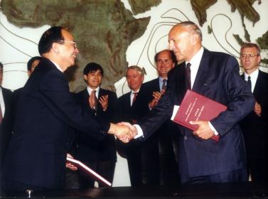 联合电子30周年庆典：持续锚定科技创新 立于行业变革的潮头