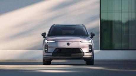 沃尔沃全新XC70正式上市 限时参考尊享价26.99万-34.99万元