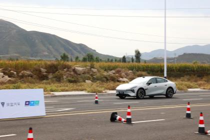 京西智行携手深蓝汽车 解密磁流变悬架技术