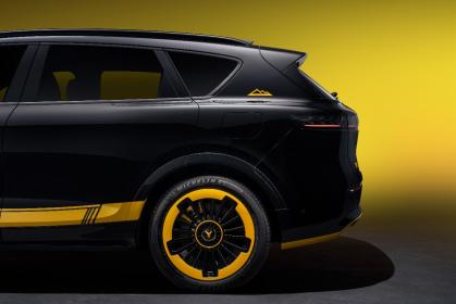 岚图FREE+运动定制版正式上市 售价27.99万元