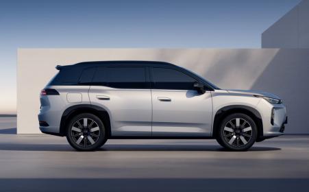 配备增程+纯电双动力 埃安i60预售价格11.98万元起