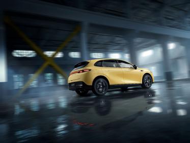 零跑Lafa5正式开启预售 价格区间10.58万-13.18万元