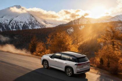 广汽埃安首款双动力车型埃安i60上市 限时焕新价10.48万元起