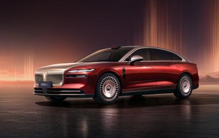 高端豪华轿车岚图追光L上市 售价27.99万-30.99万元