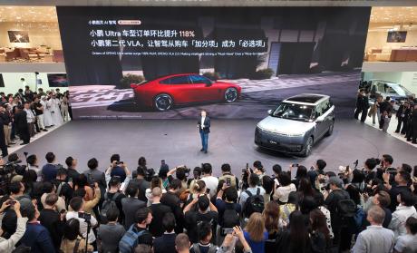 2026北京车展：小鹏GX全系车色亮相 第二代VLA智驾报告迎来首发