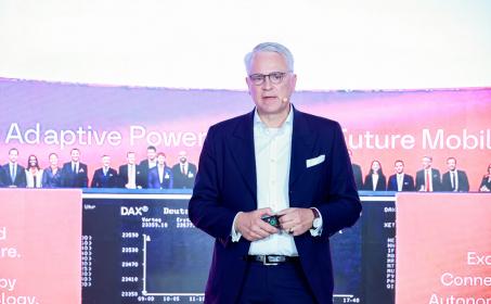 2026北京车展：欧摩威宣布两大战略合作，深化“聚焦中国服务全球”布局