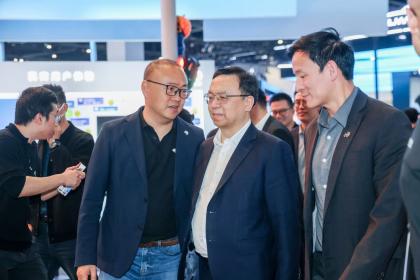 比亚迪“天团”到访地平线展台，比亚迪智能化下半场发力要从地平线出发？