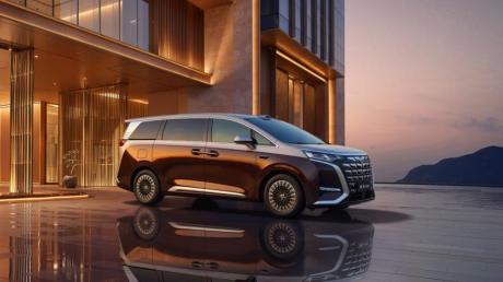 搭载第二代刀片电池及闪充技术 第二代腾势D9售价35.98万元起