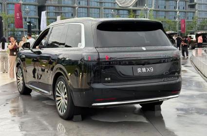 奕境汽车首款旗舰车型奕境X9开启预售 价格区间29.98万-37.98万元