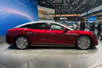 比亚迪全新旗舰轿车大汉EV开启预售 价格区间24.99万-29.99万元